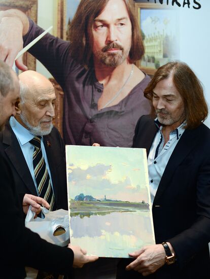 Russian artist Nikas Safronov celebrates 60th anniversary