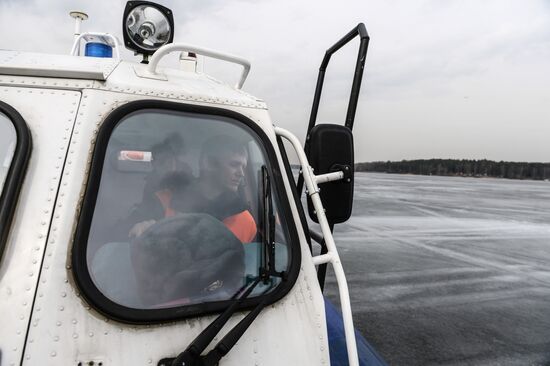 Small vessel inspectors patrol Pirogovo water reserve