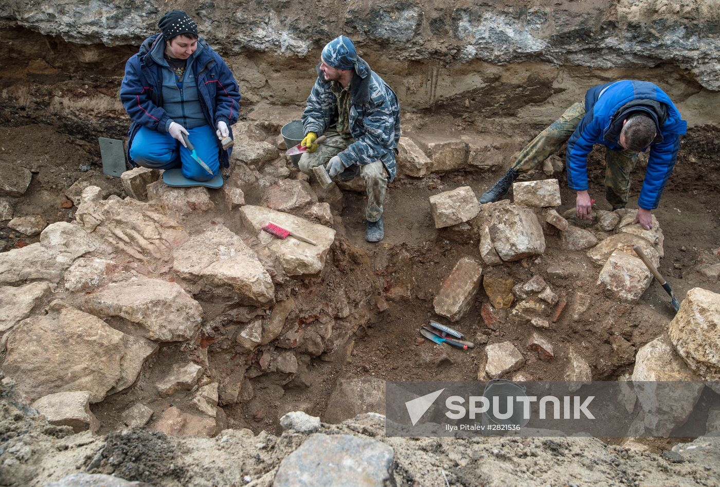Archeological excavation on site of demolished Kremlin Building No 14