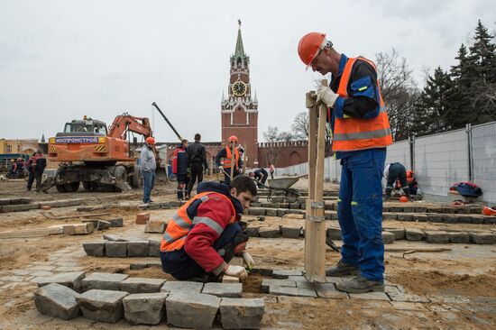 Construction and archeological works underway on demolished Kremlin's Building 14 site