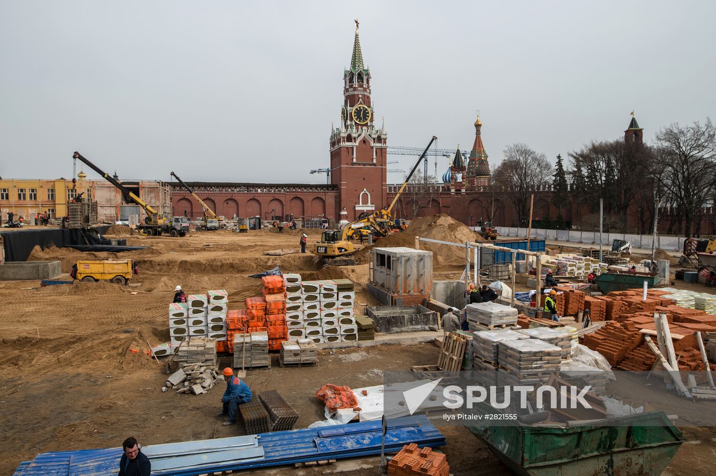 Archeological excavation on site of demolished Kremlin Building No 14
