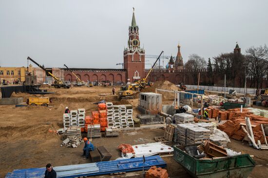 Archeological excavation on site of demolished Kremlin Building No 14