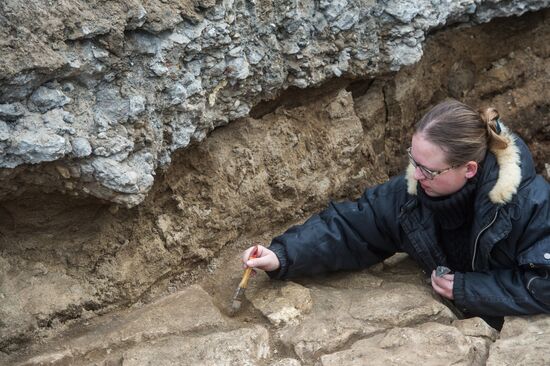 Archeological excavation on site of demolished Kremlin Building No 14