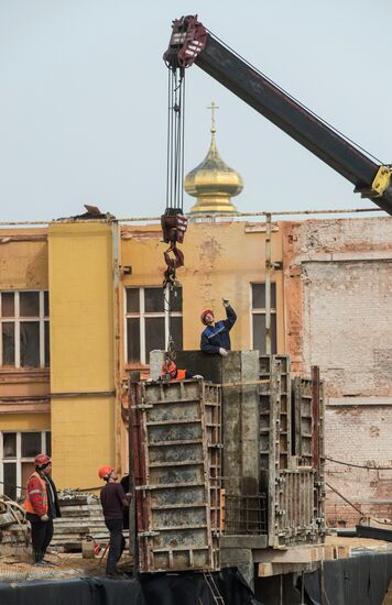 Archeological excavation on site of demolished Kremlin Building No 14