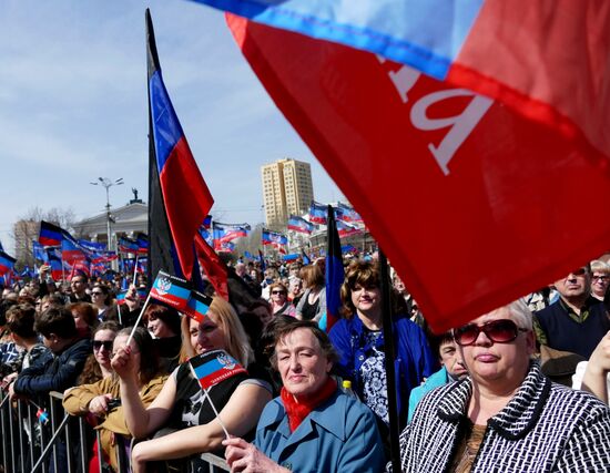 Donetsk People's Republic celebrates its 2 year anniversary