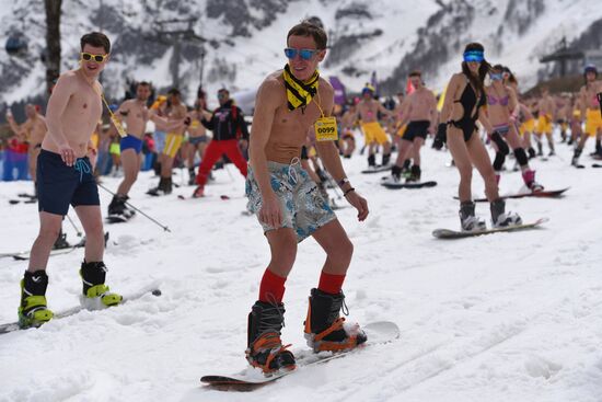 Guinness world record set in bikini downhill skiing