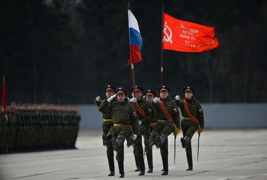 Rehearsing V-Day military parade on May 9