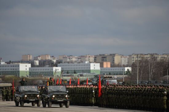 Rehearsing V-Day military parade on May 9