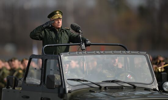 Rehearsing V-Day military parade on May 9