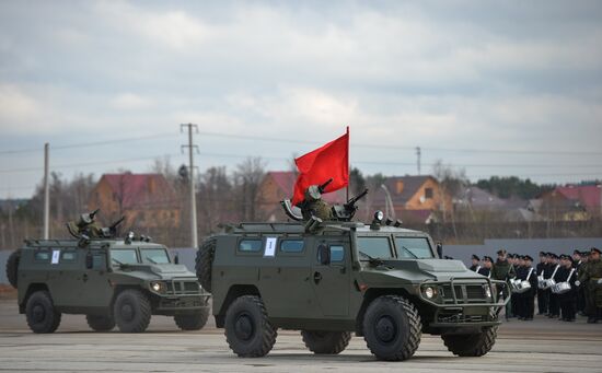 Rehearsing V-Day military parade on May 9