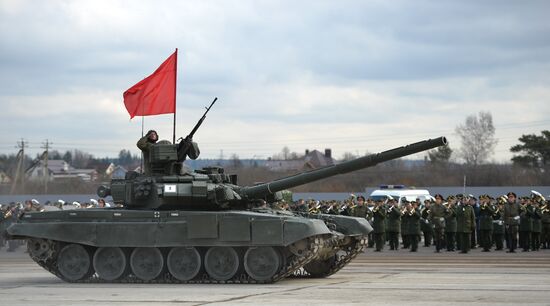 Rehearsing V-Day military parade on May 9