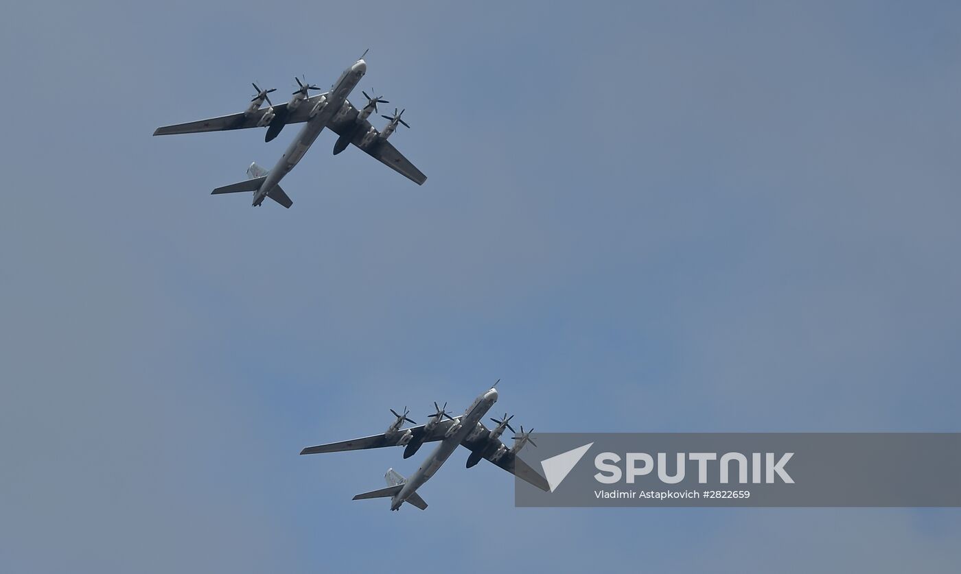Rehearsing V-Day military parade on May 9