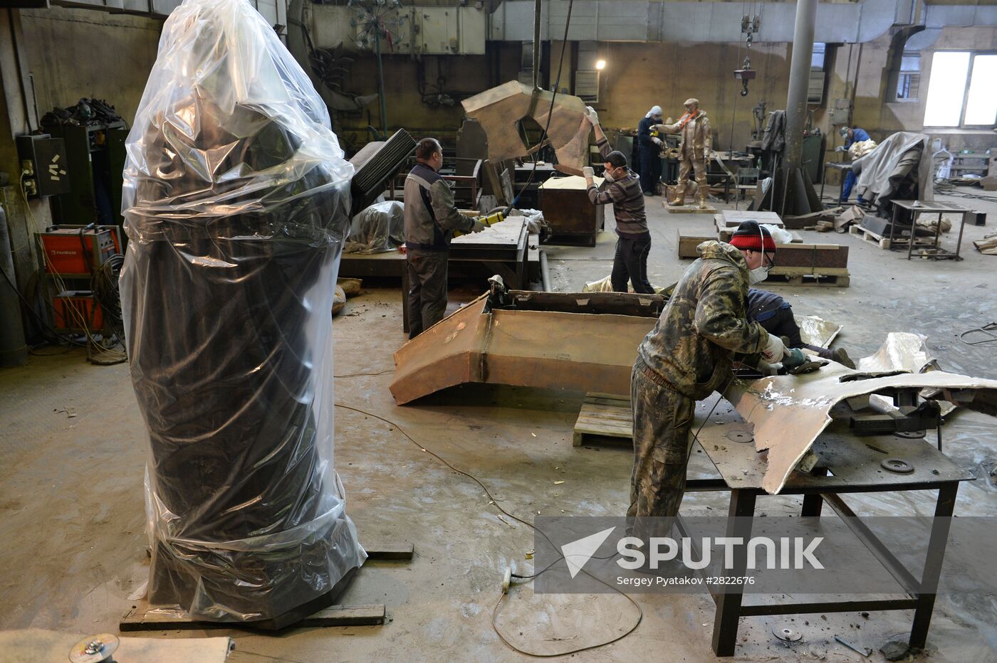 Making monument to Catherine the Great to be installed in Simferopol