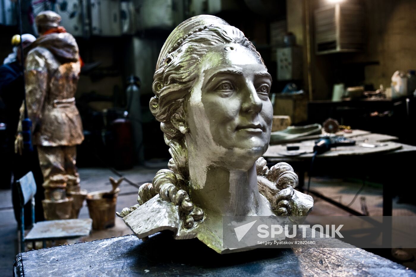 Making monument to Catherine the Great to be installed in Simferopol