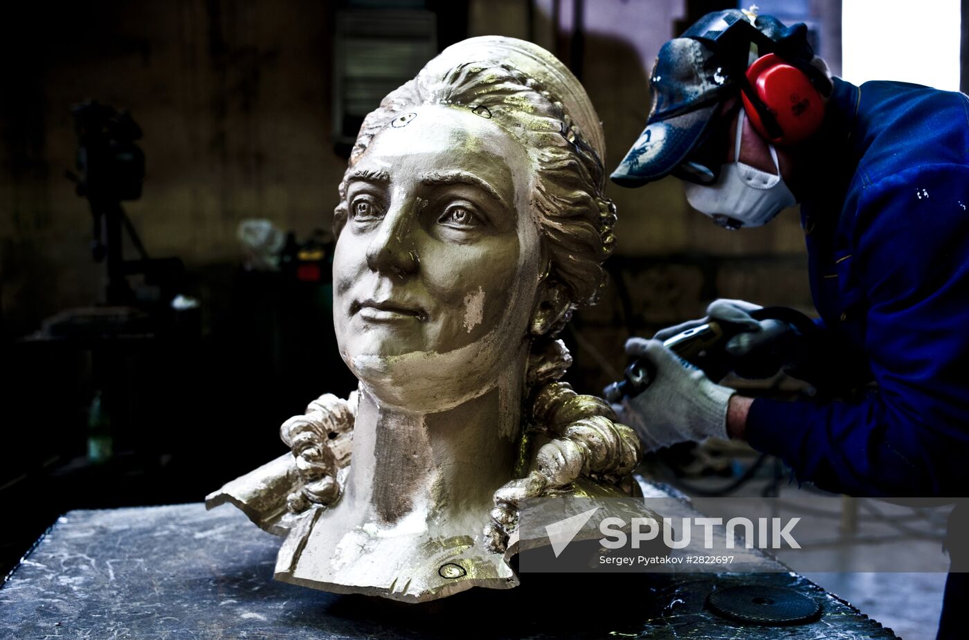 Creating monument to Empress Catherine the Great to install in Simferopol