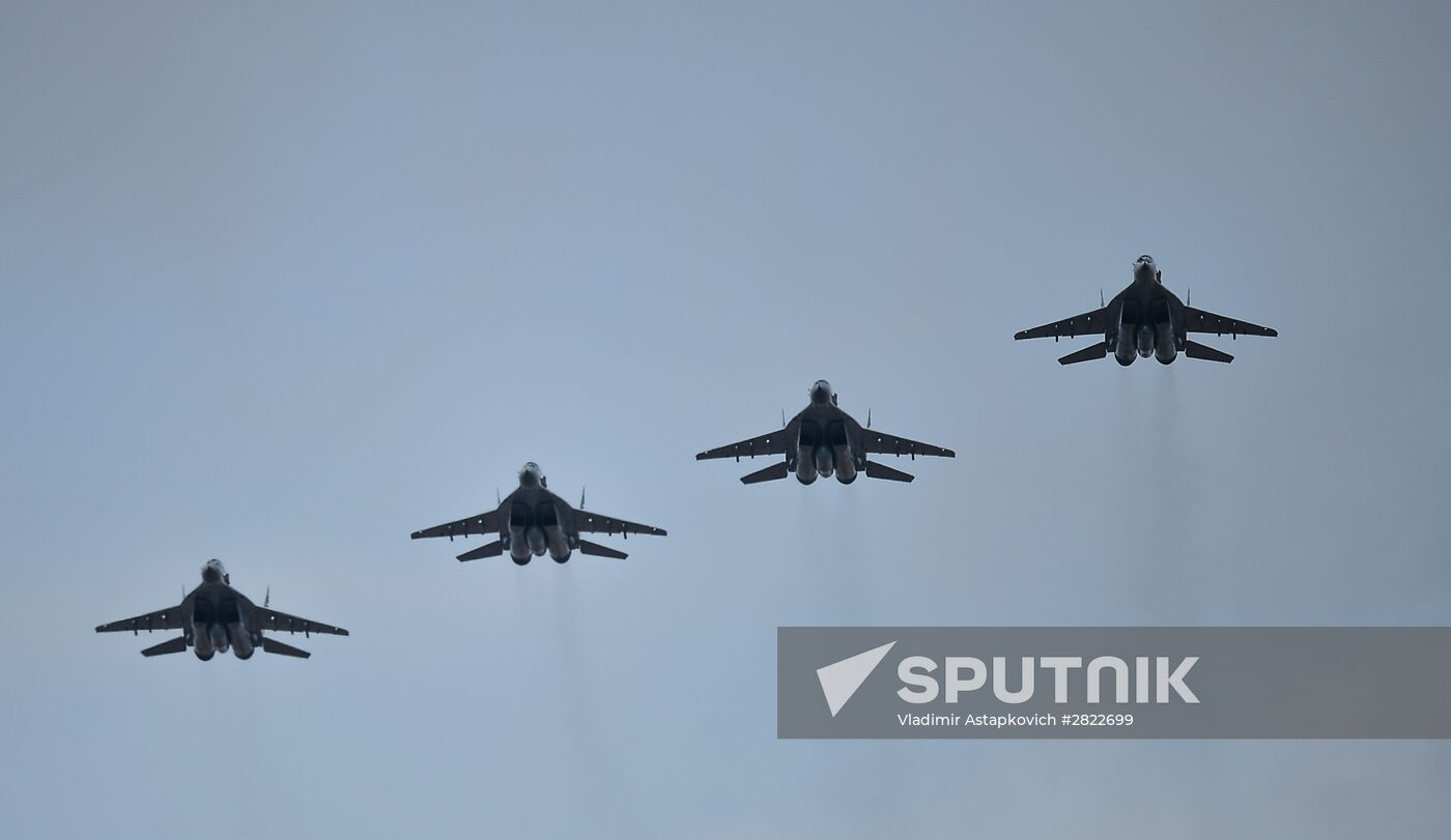 Rehearsing V-Day military parade on May 9