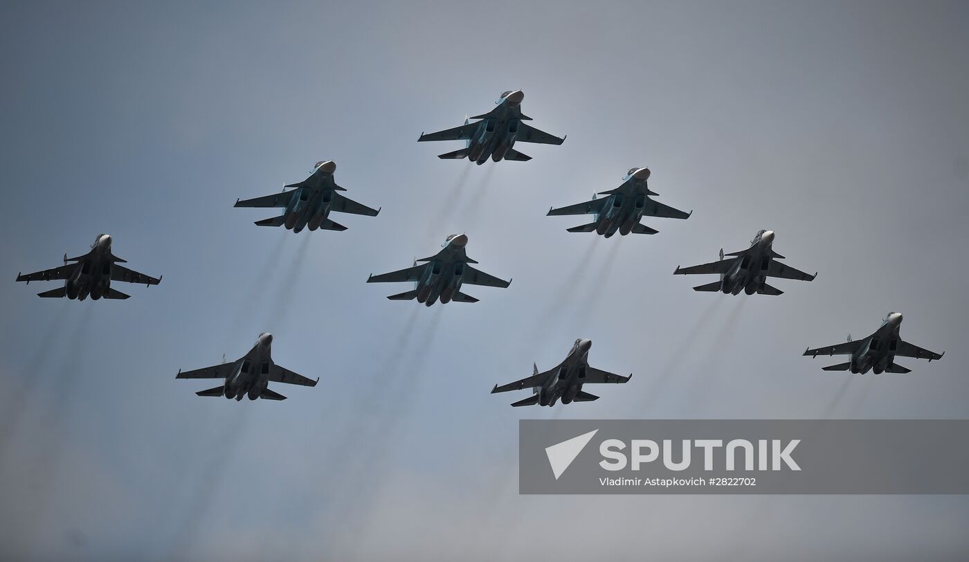 Rehearsing V-Day military parade on May 9