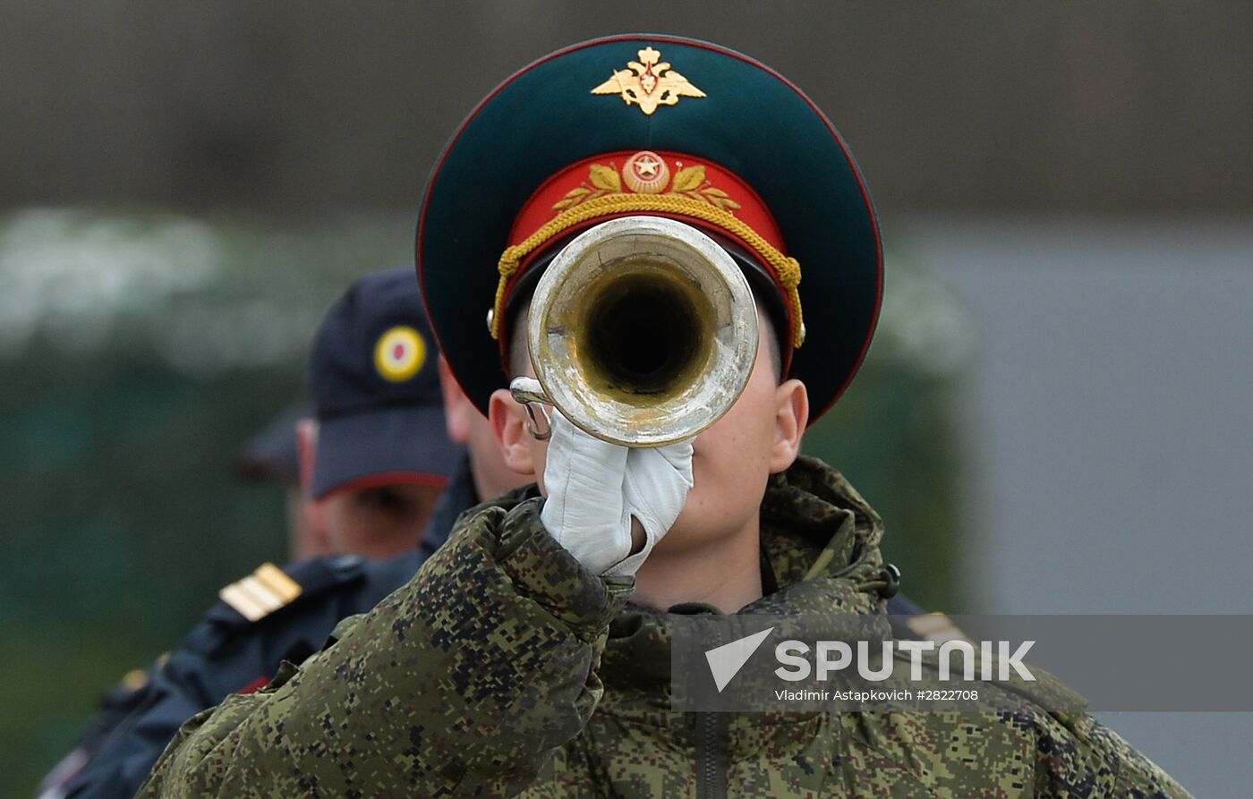 Rehearsing V-Day military parade on May 9