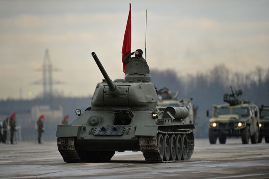 Rehearsing V-Day military parade on May 9