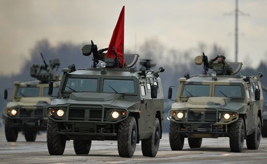 Rehearsing V-Day military parade on May 9