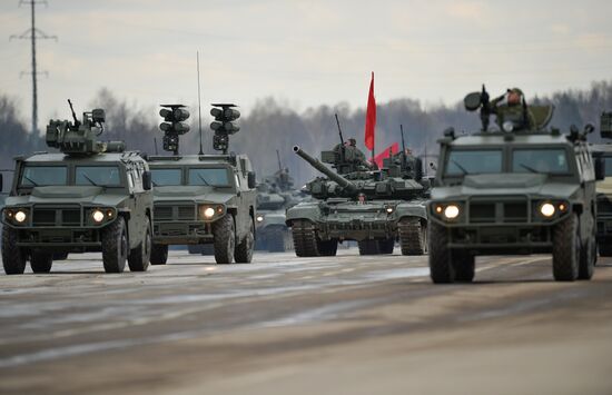 Rehearsing V-Day military parade on May 9