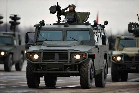 Rehearsing V-Day military parade on May 9