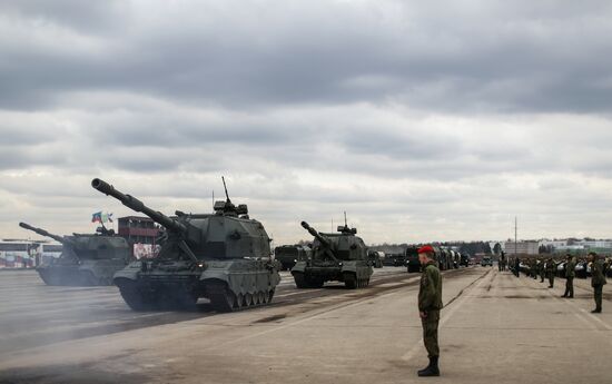 Rehearsing V-Day military parade on May 9
