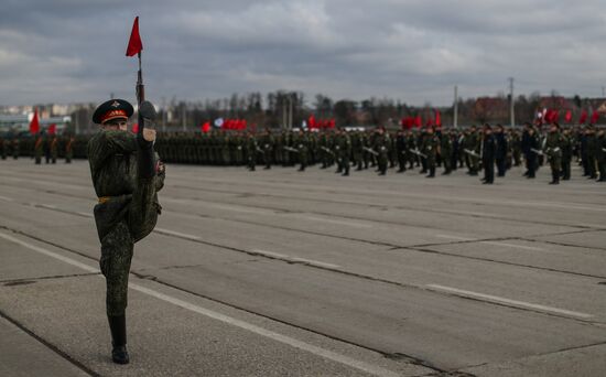 Rehearsing V-Day military parade on May 9