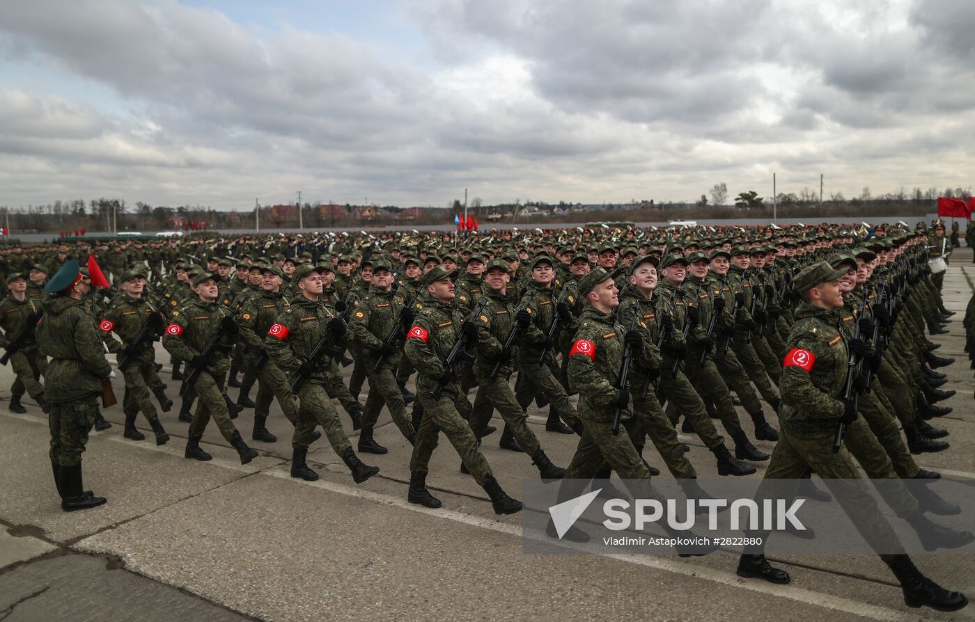 Rehearsing V-Day military parade on May 9