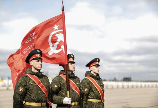 Rehearsing V-Day military parade on May 9