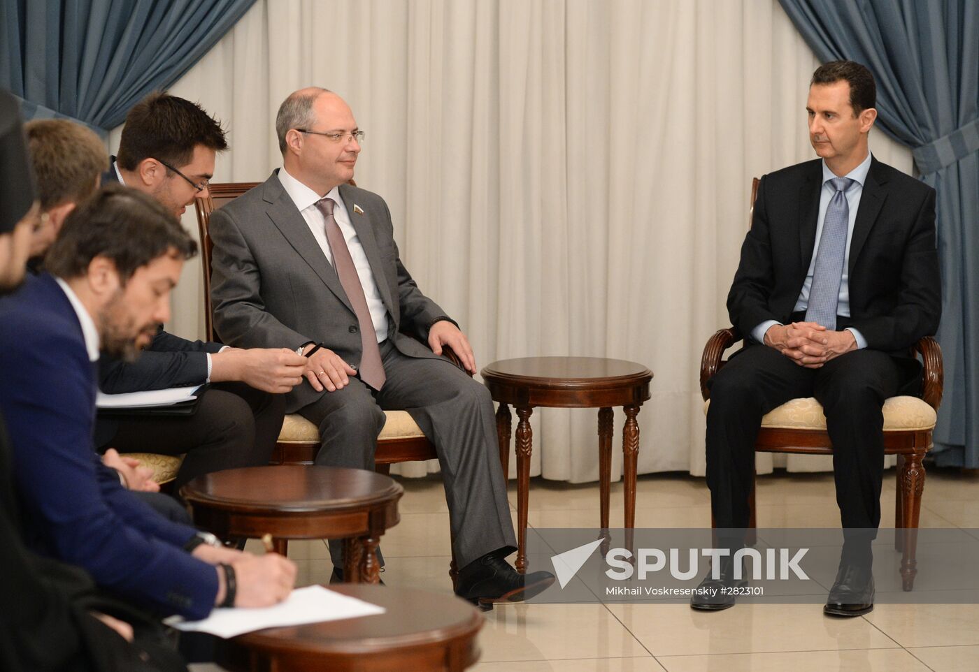 Syrian President Bashar al-Assad meets with Russian parliamentary delegation