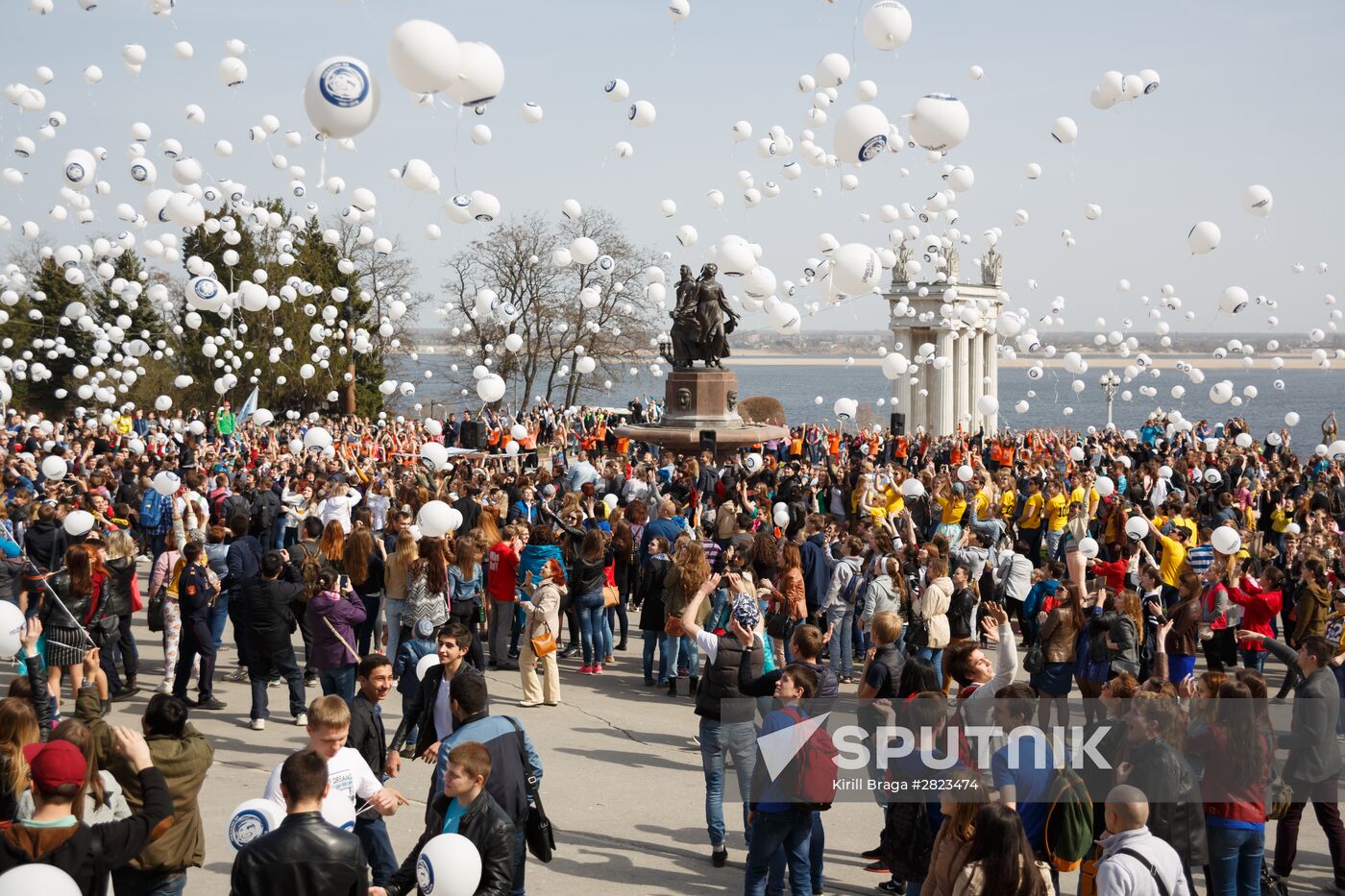 Flash mob "Raise Your Head" marking 55th anniversary of Yury Gagarin's epic space flight