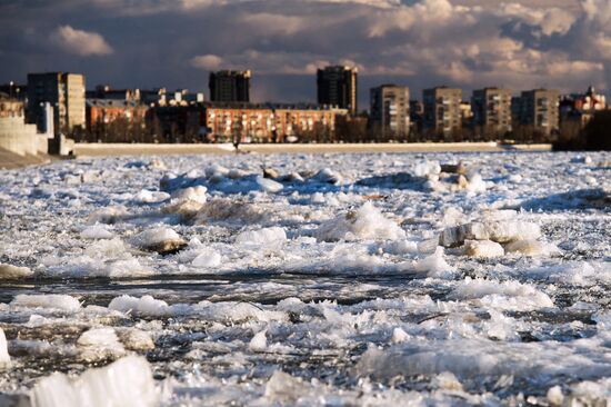 Ice breaks on Irtysh river in Omsk Region