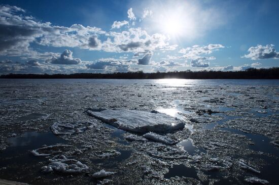 Ice breaks on Irtysh river in Omsk Region