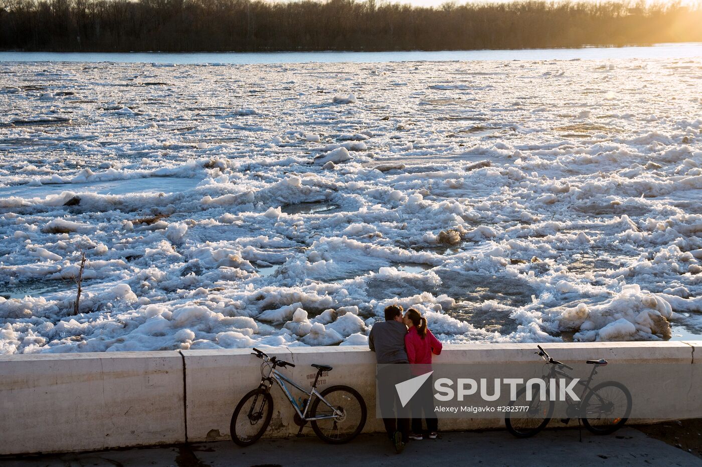 Ice breaks on Irtysh river in Omsk Region