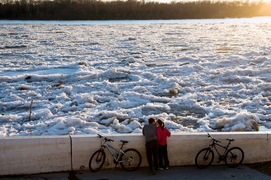 Ice breaks on Irtysh river in Omsk Region