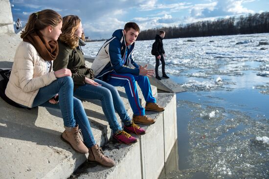 Ice drift on the Irtysh River in the Omsk Region