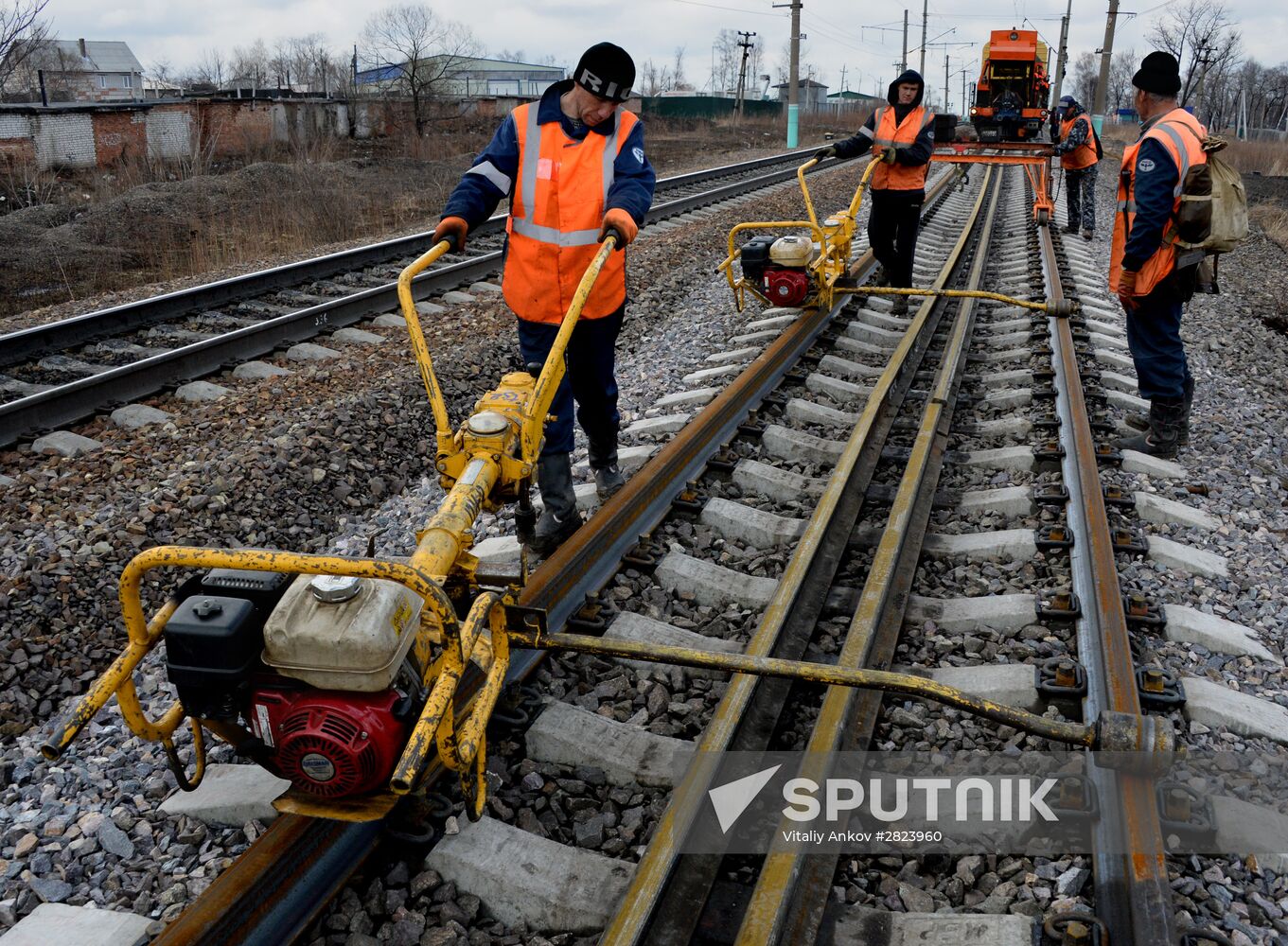 Summer railway track repair campaign by Far Eastern Railway