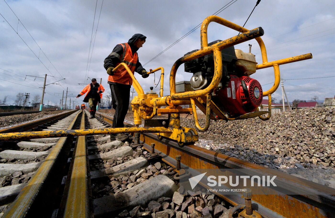 Summer railway track repair campaign by Far Eastern Railway