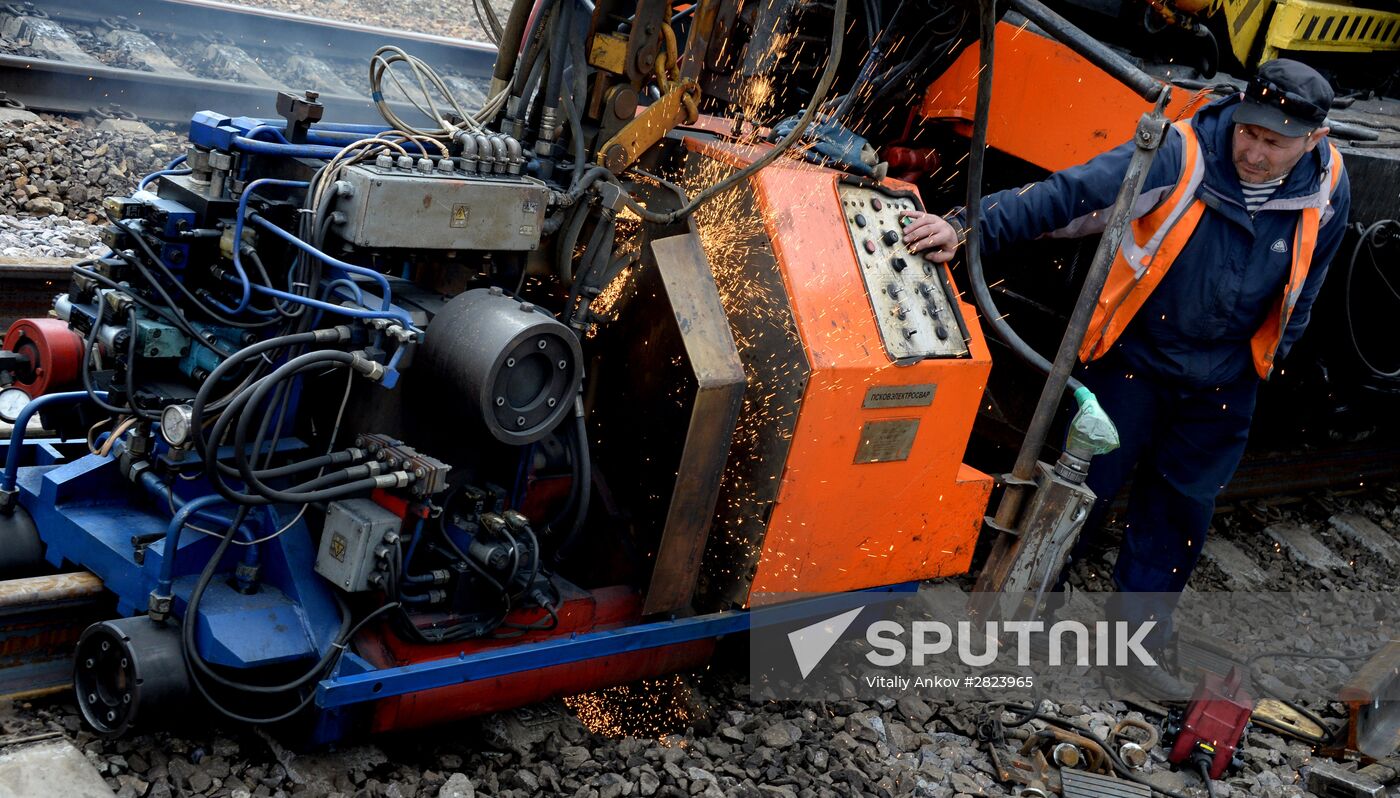 Summer railway track repair campaign by Far Eastern Railway
