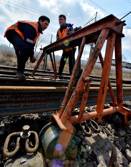 Summer railway track repair campaign by Far Eastern Railway