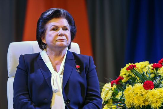 Valentina Tereshkova and Alexei Leonov meet with school and university students in Blagoveshchensk