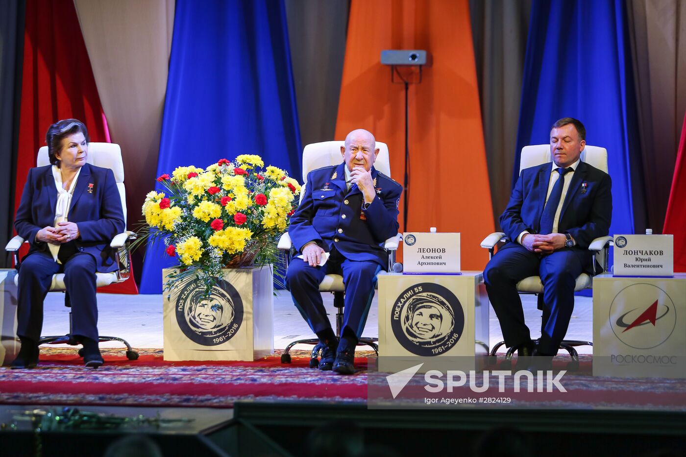 Valentina Tereshkova and Alexei Leonov meet with school and university students in Blagoveshchensk