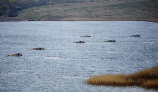 Military exercises in Lugansk poeple's Republic
