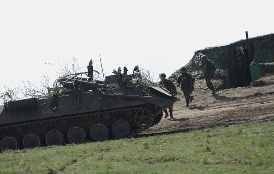 Military exercises in Lugansk poeple's Republic