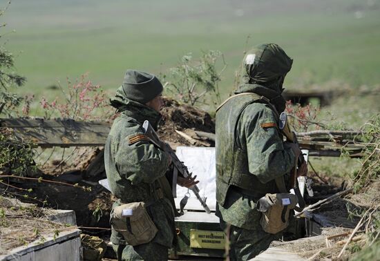 Military exercises in Lugansk poeple's Republic