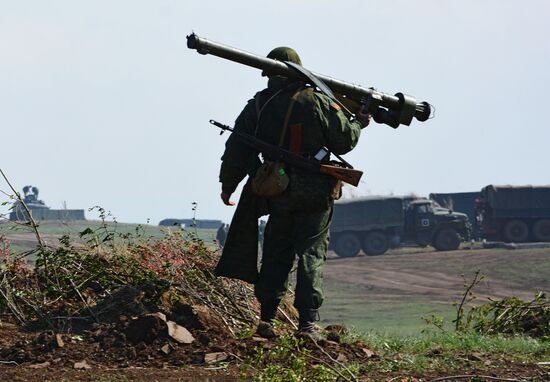 Military exercises in Lugansk poeple's Republic
