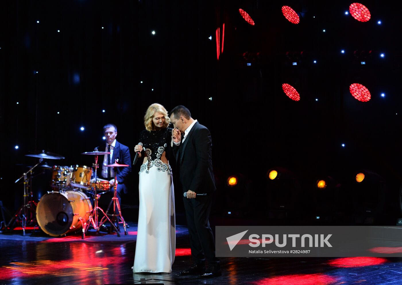 Dzhakhan Pollyeva's anniversary gala