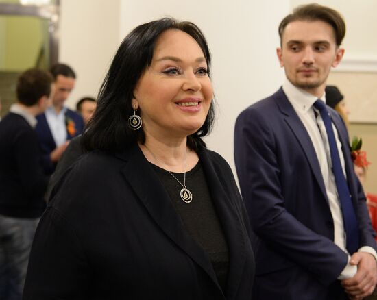 Dzhakhan Pollyeva's anniversary gala