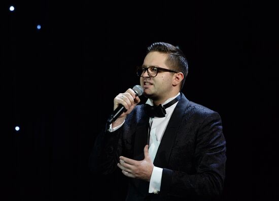 Dzhakhan Pollyeva's anniversary gala